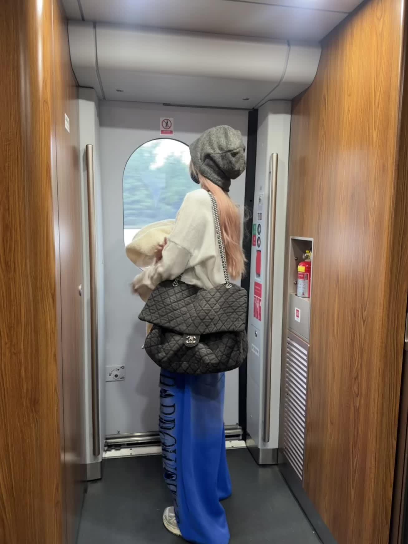 不在意的感觉好舒服 好平静 甚至连报复的欲望都没了