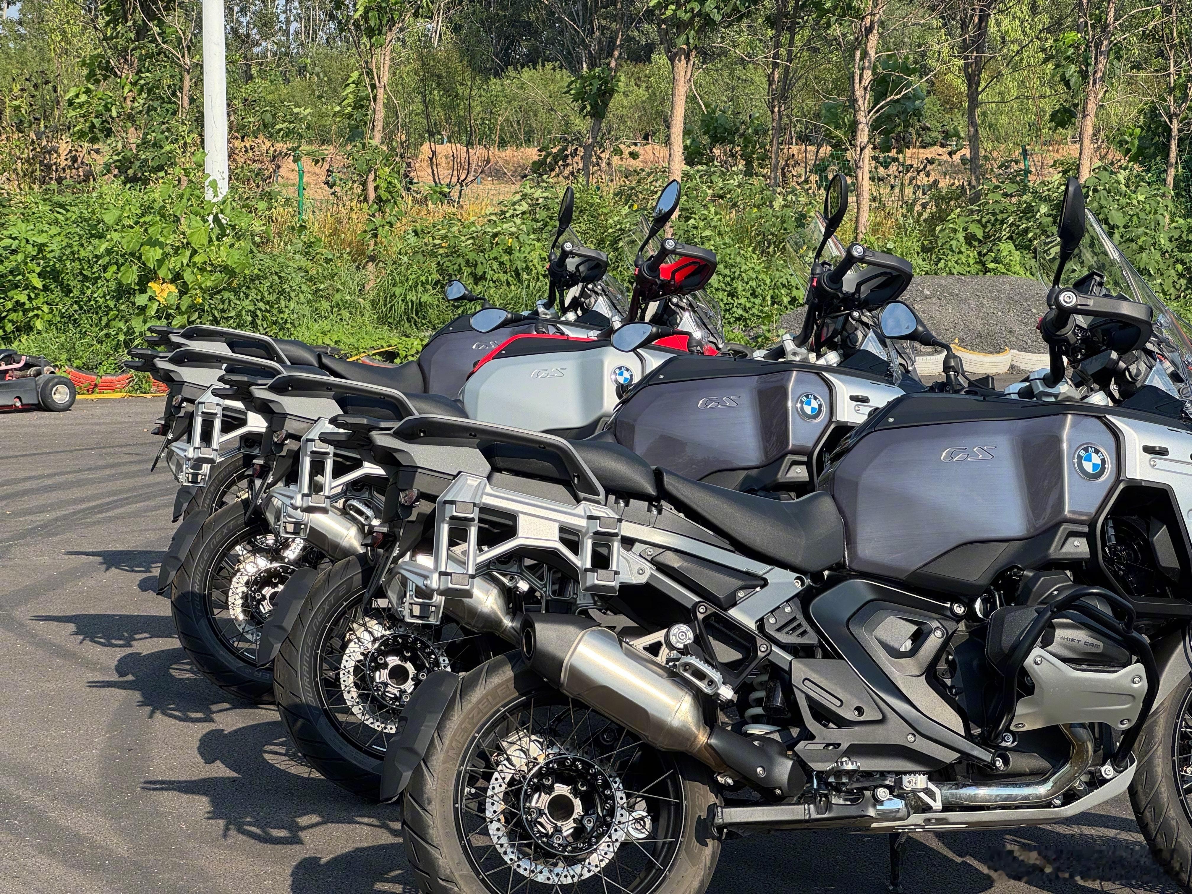 宝马新水鸟R 1300 GS Adventure 上市！价格在27.39 - 3