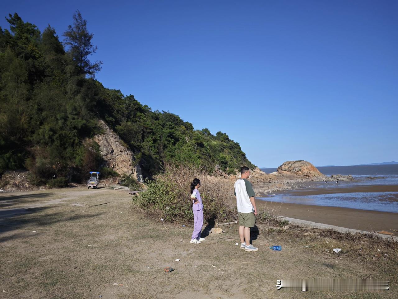 第一次去连江世贸印山海的海边玩，有好几个沙滩，看了古湖沙滩，地方看着挺大，退潮后