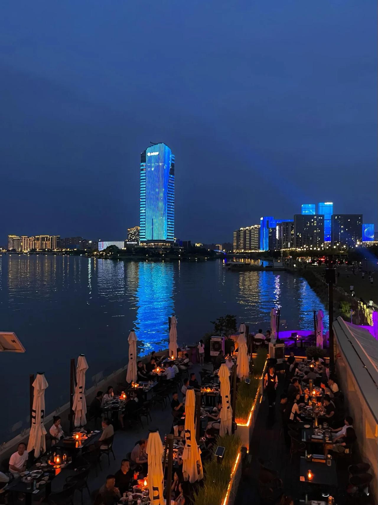 西安后海的夜色很美