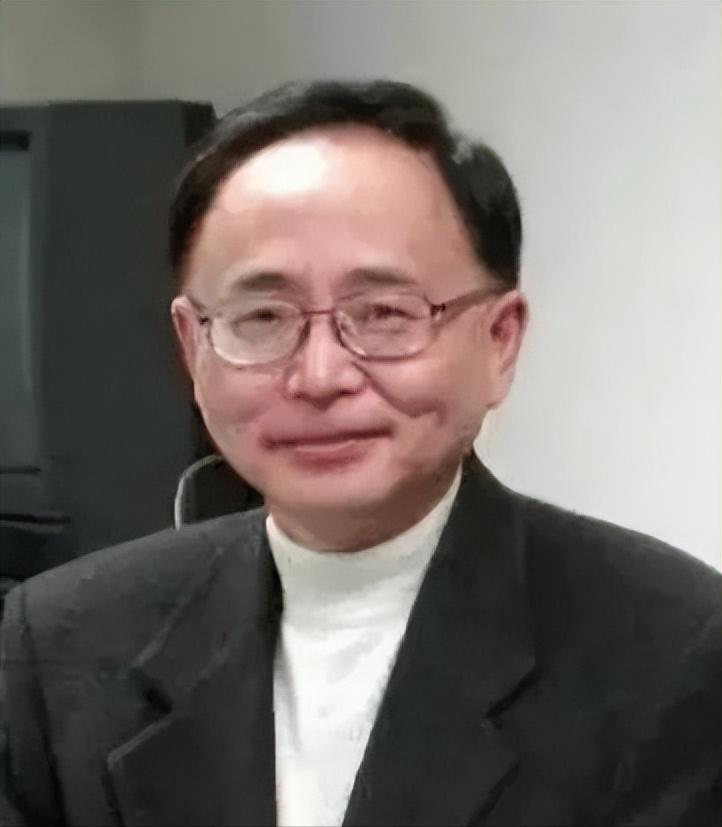 烈士江姐儿子定居美国，记者问他为何不回国？他的回答很现实。


江竹筠的一份遗嘱