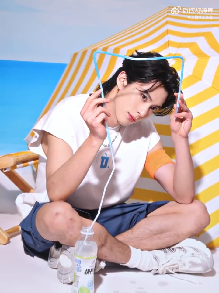 那么好看的小孩腿上手上的疤[苦涩]敬业 ​​​