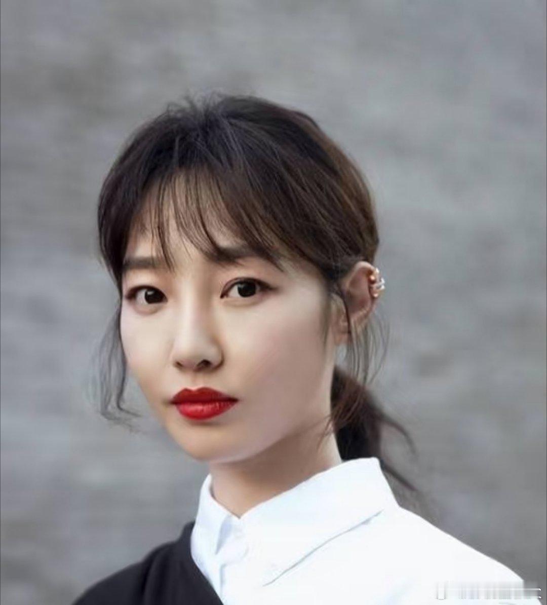 感觉大家的关注点都搞错了，疑似白百何朋友开撕春树制片人。

看到朋友开撕的制片人