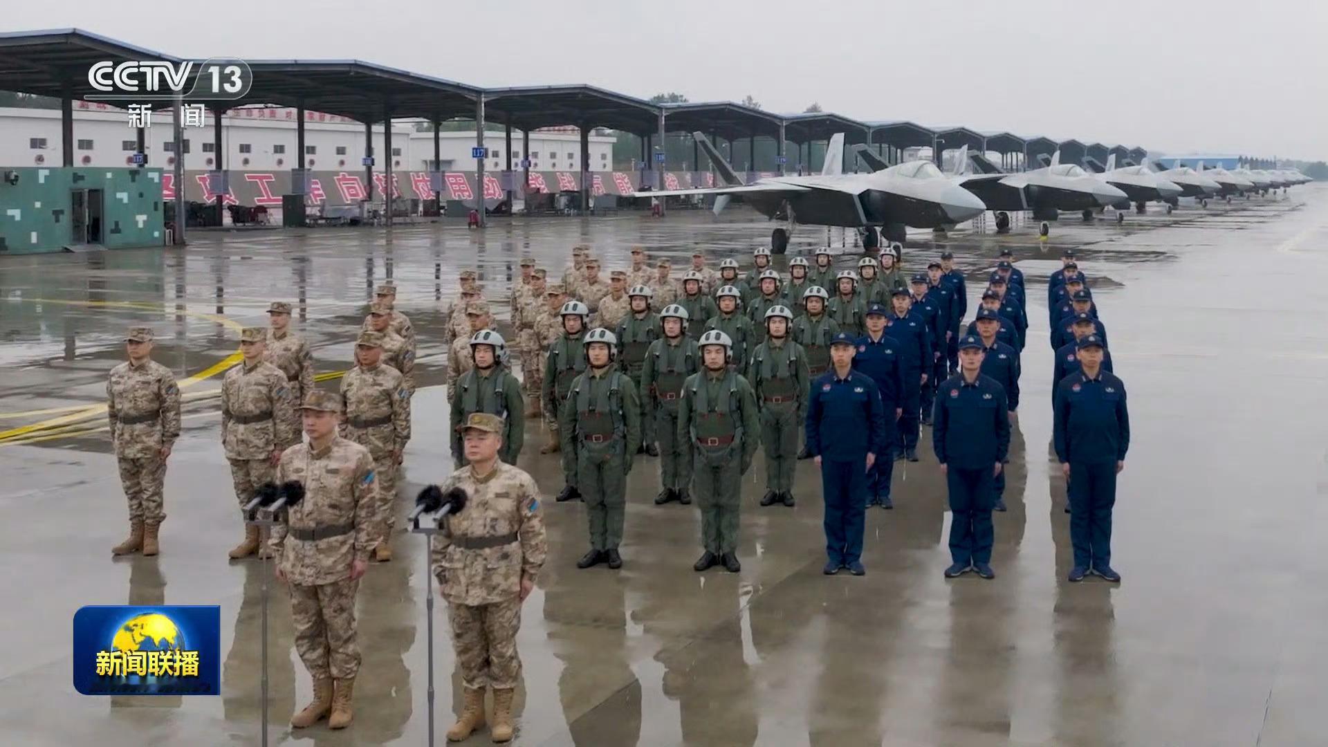 10架歼-20A战机一字排开 烽火问鼎计划