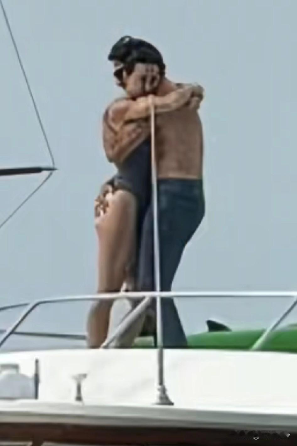 加拿大前总统和水果姐拥吻，摸屁股被拍，恋情曝光，两人曾分分合合数次
奥兰多爱吃水