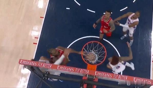 快船主场状态低迷，连续打铁，伦纳德一球不进落后



快船回到自家主场，篮筐和加