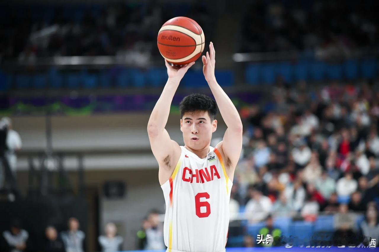 程帅澎是中国男篮战胜约旦队的首要功臣，也是中国男篮最低调的球员。程帅澎的进步远不