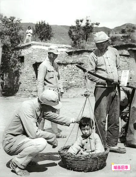 1940年8月，晋察冀军区某部队在攻下日寇井陉新矿区之后，发现了两名日...