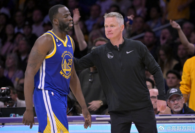NBA常规赛，勇士97-104不敌雷霆。本赛季两队交手四次，雷霆最终四杀勇士，完