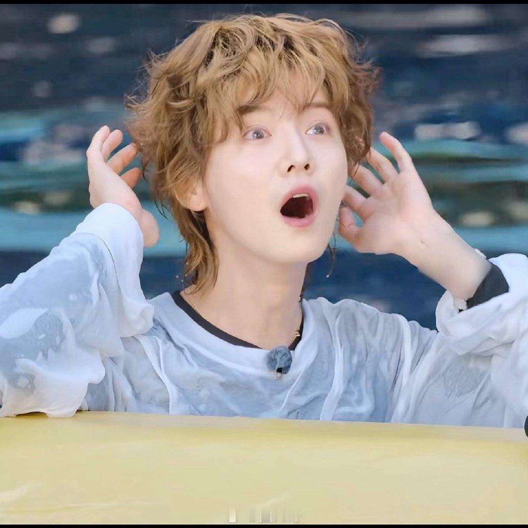 鹿晗回归五哈后热度夯爆了不愧是顶流的号召力啊，鹿晗回归《五哈6》之后，热度高开疯