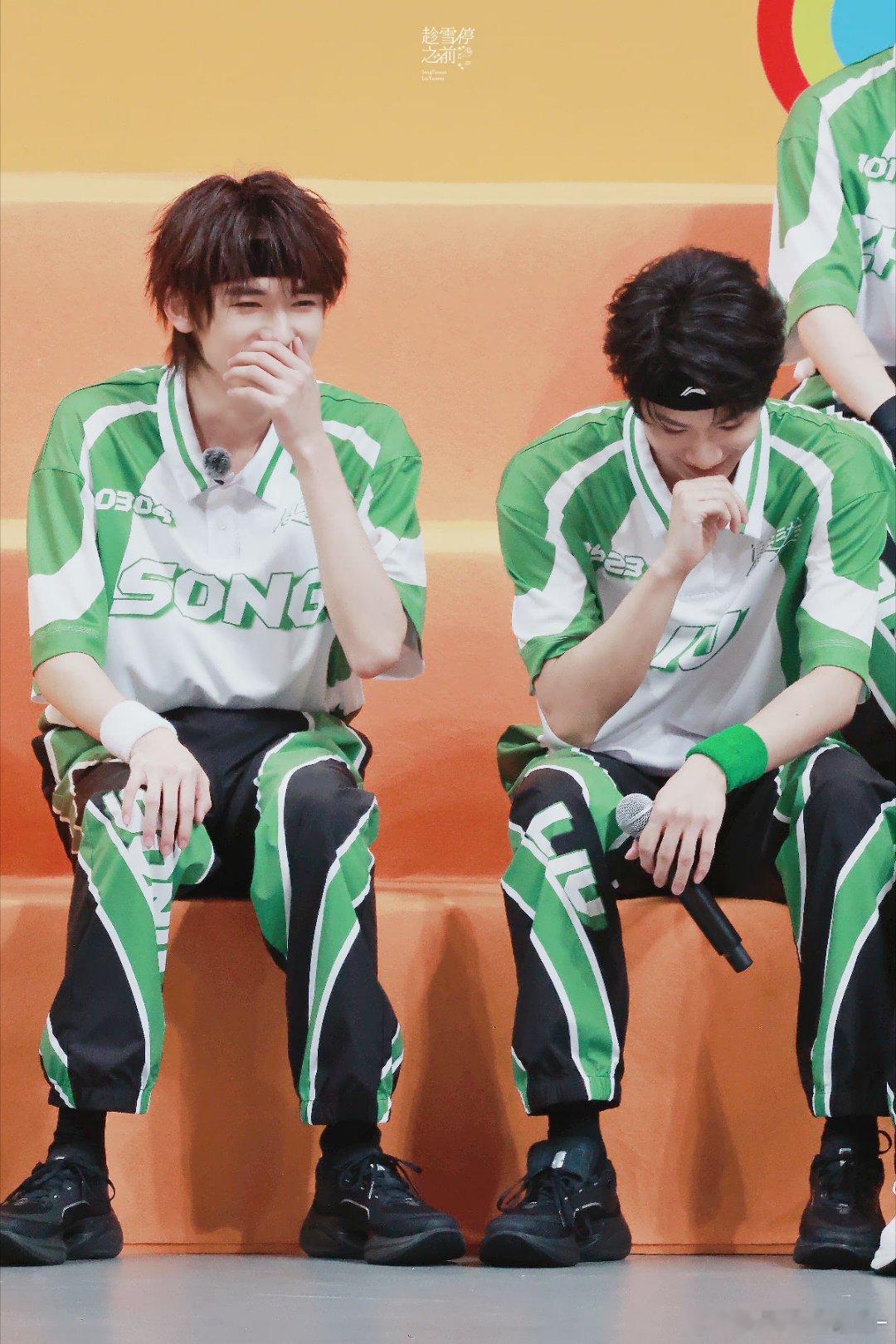 文轩 🐺🐟文轩世界第一初恋 “这电话是你想打就打想挂就挂的吗”烟花升停在星夜