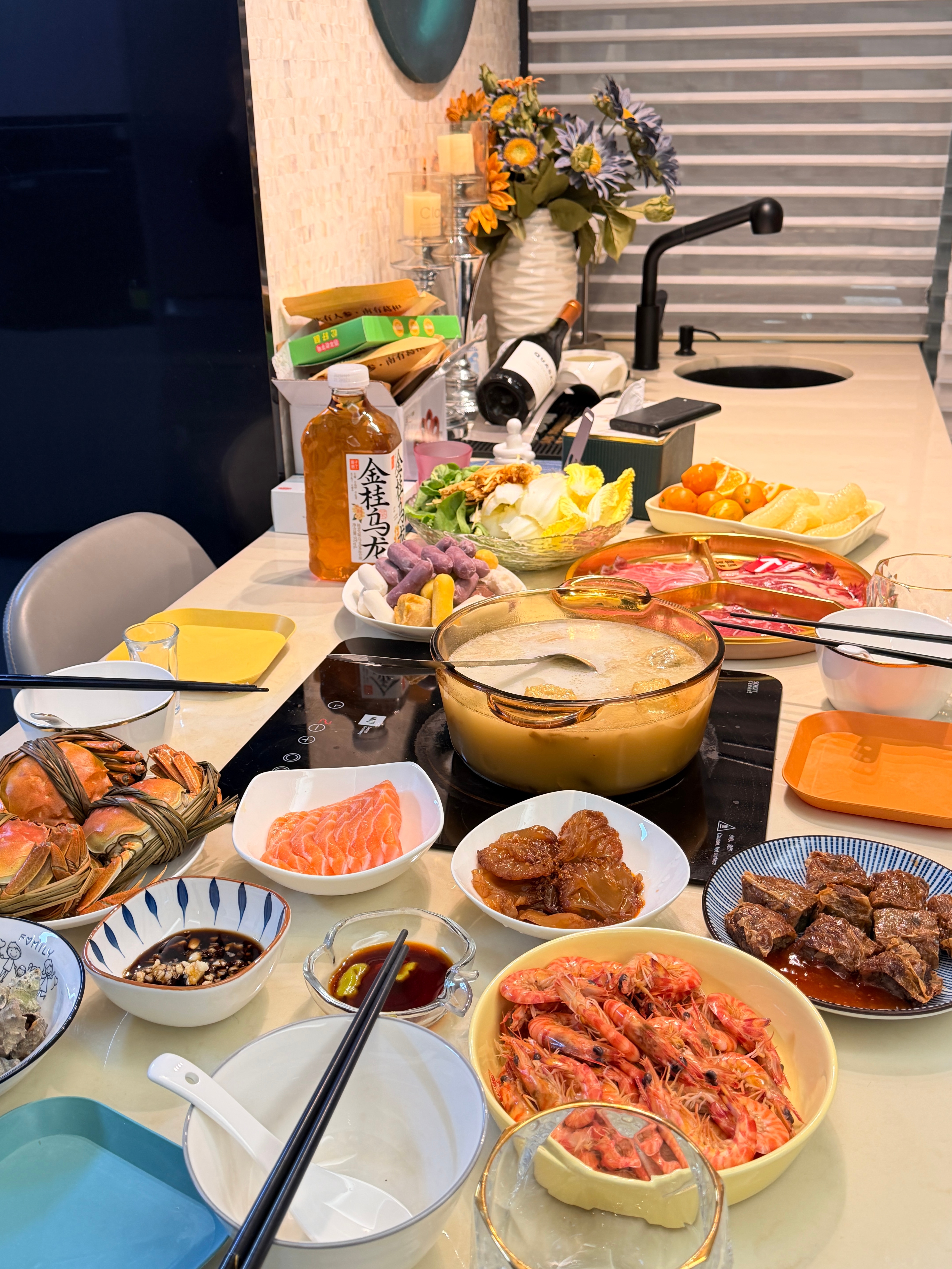 干饭！我妈妈收养了上次的那只流浪狗！另外一只也被旁边小区的人收养啦新年好消息～ 