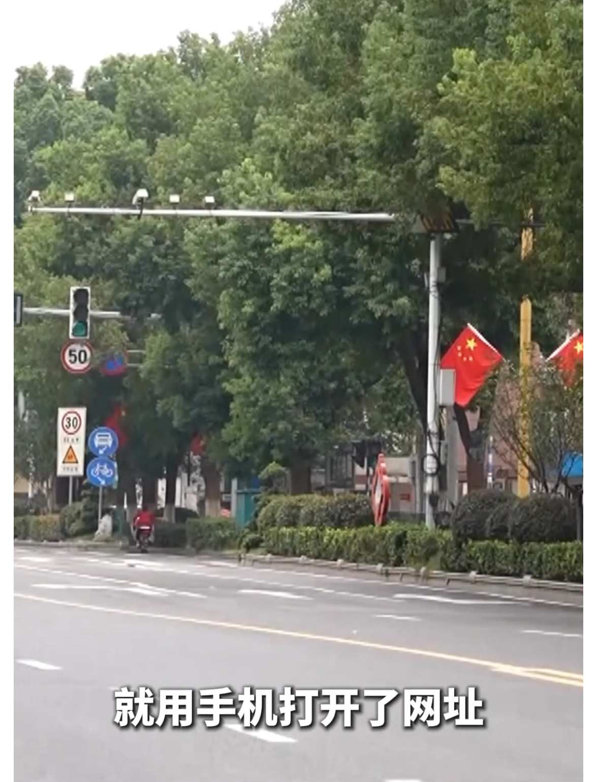 骗子用l0086冒充10086可得留心呀！骗子太会钻空子了，用字母“I”冒充数字