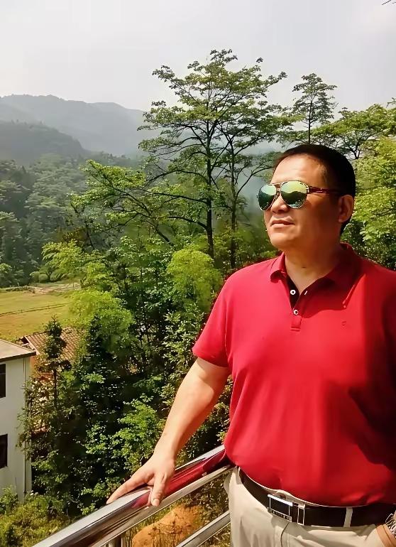 中年危机是欲望过多造成的吗?
中年男人的危机到底是什么原因造成的呢？身体因素还是