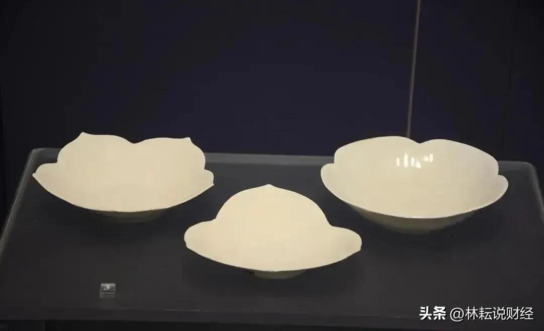 学会使用AI，跟上时代潮流，但别把事情都交给AI，比如跑步，写字，思考，做饭，生