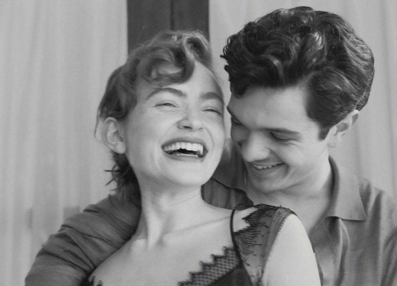 萨迪·辛克&诺亚·尤佩，《Vogue》杂志新图两人作为伦敦西区全新演绎版《罗密欧