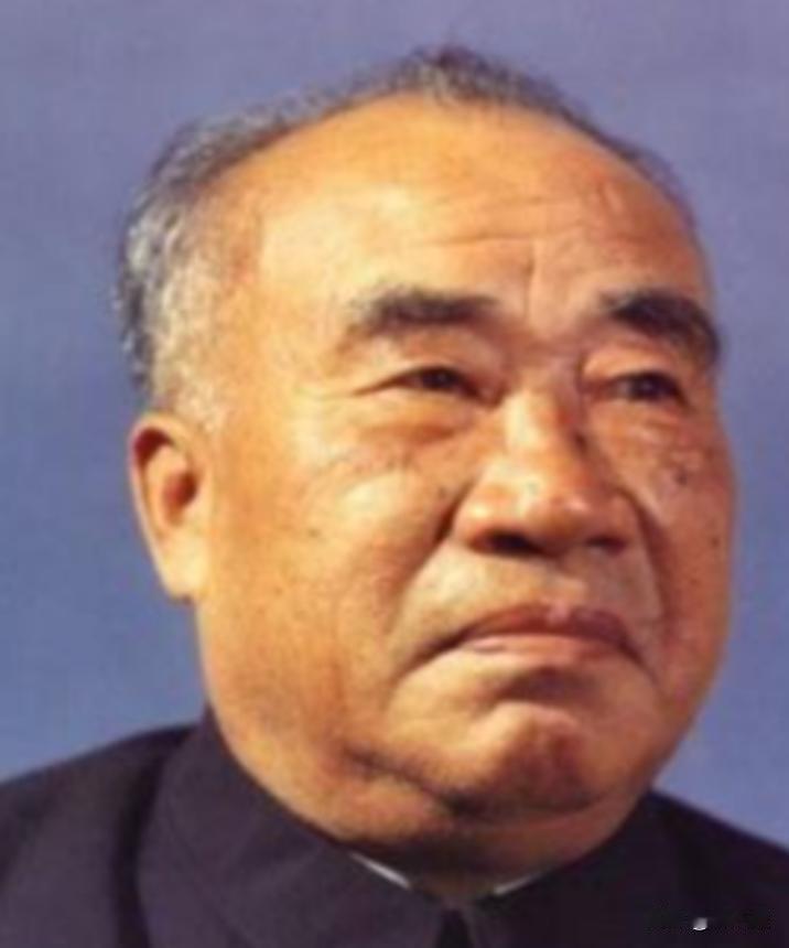 [微笑]1976年，朱老总因病躺在床上，随即他和妻子感叹道：“你说我这辈子都没有
