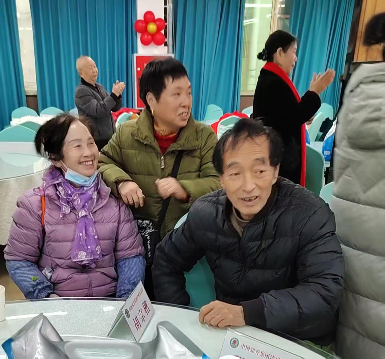 知青逝世了     他身为农民的妻子庞国书继续请知青们开展联谊活动

合江老知青