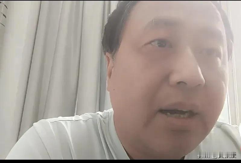 @老徐说道 老徐
是一个热心肠的人
老想给他这个远房亲戚
一个下岗物理老师
介绍