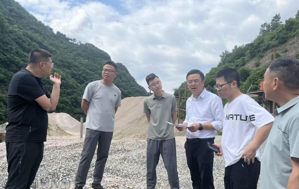 旺苍县住建局会同河长办开展东河段河道巡查及涉水环保整改督导
   
      