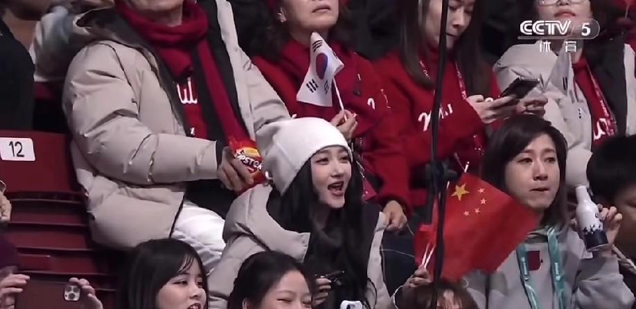 关晓彤居然把王濛堵在后台要加微信！
理由笑疯：2026米兰冬奥她想当“编外解说”