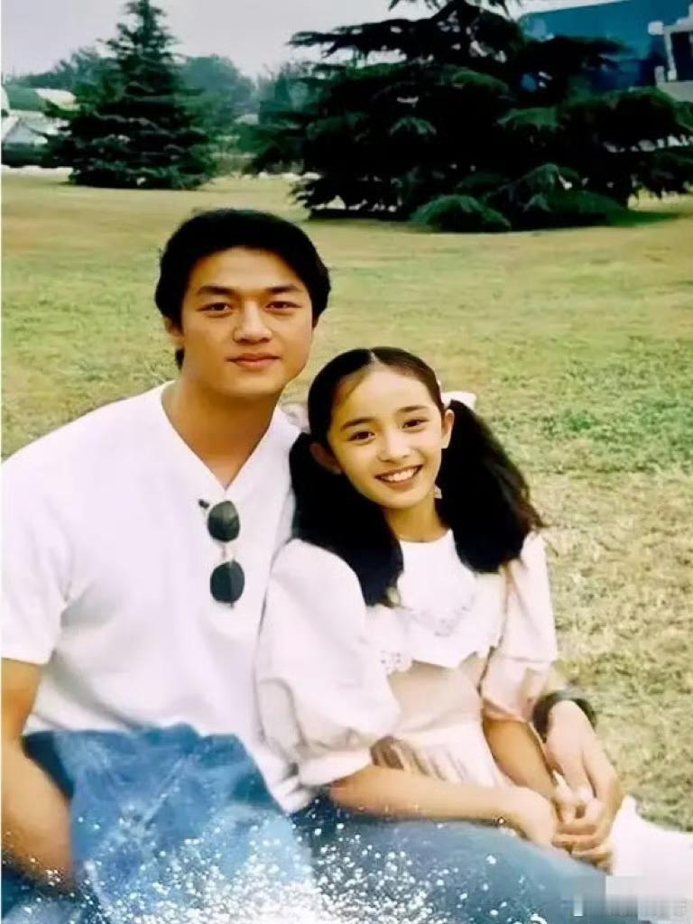 李亚鹏何晴杨幂竟然合作过电影，已经快30年了 ​