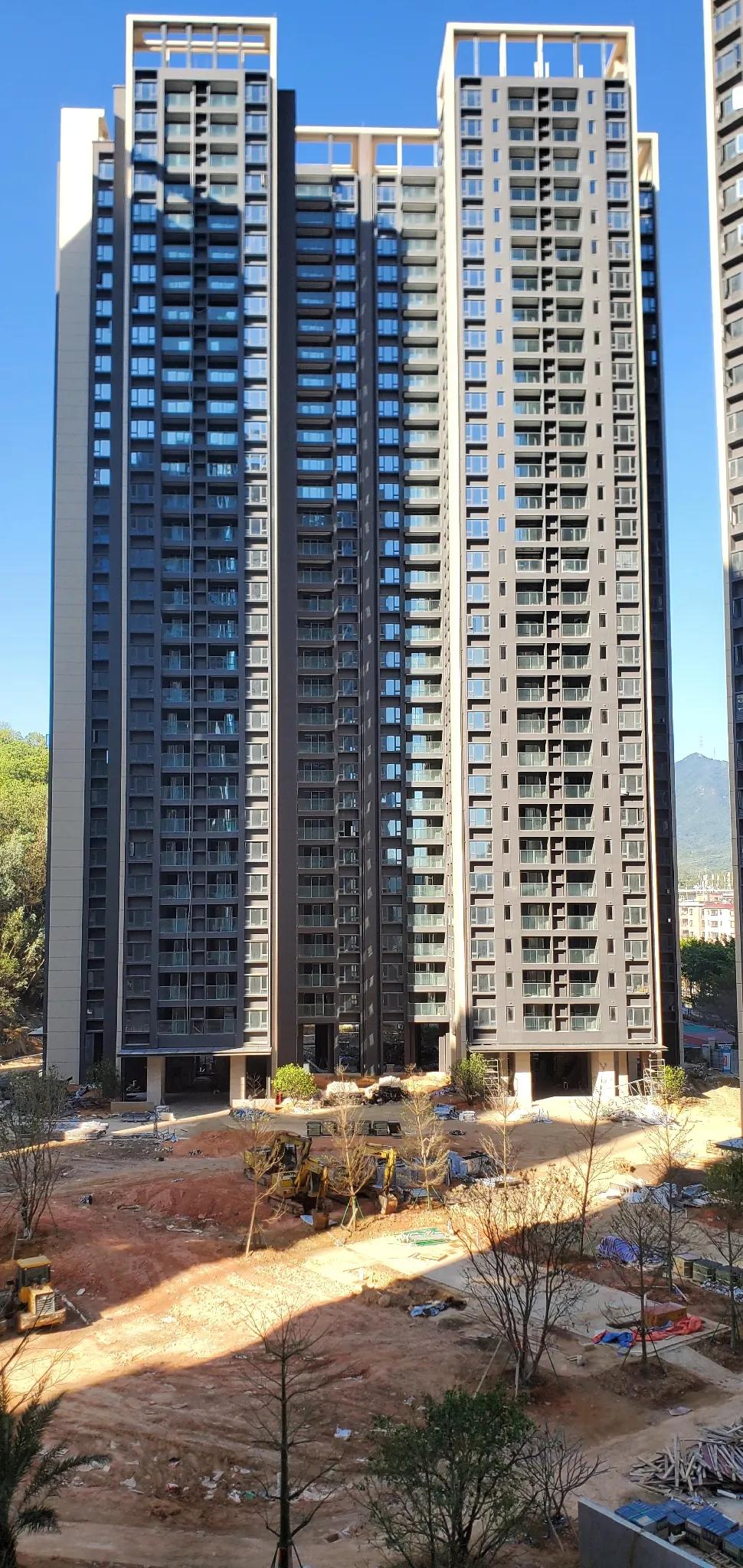 谁最受益 
除了购房者，其他市场主体都会受益。
延长房贷年龄，降低首付比例，提高