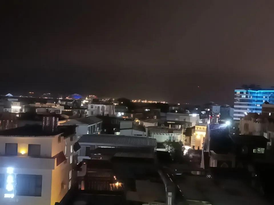 今晚跨年去喽
放烟花去喽