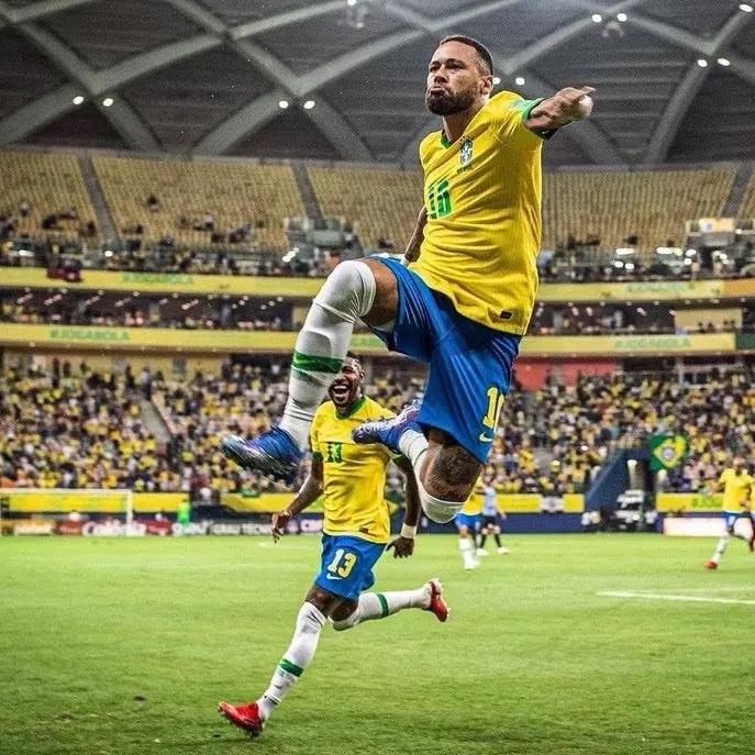 绿茵资讯！
★内马尔不是解决方案！
安切洛蒂回应媒体和名宿要求征召内马尔的要求：