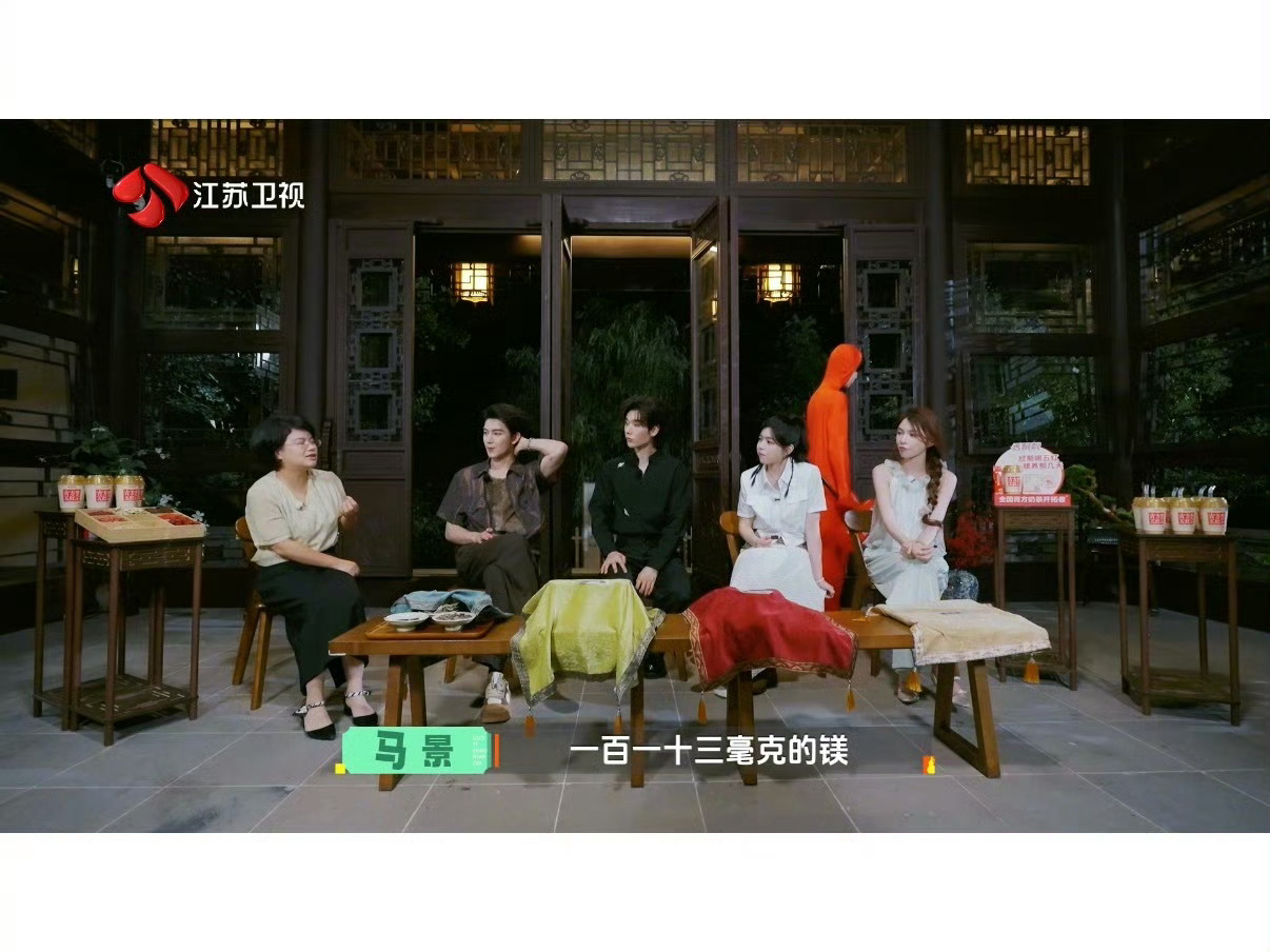 专家证实吃巧克力有助于缓解痛经以前痛经就爱啃巧克力，还以为只是嘴馋。原来高可可真