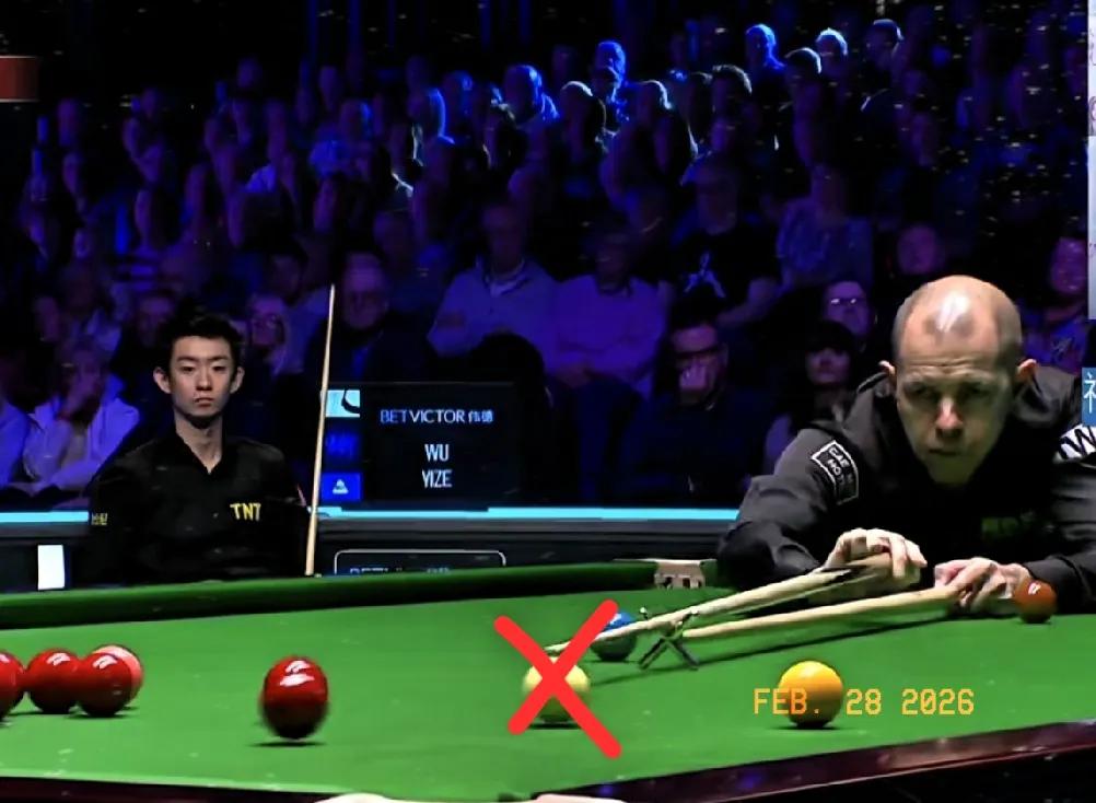 84-16，吴宜泽神助拿下第6局，比分追至2-4落后。
开局吴宜泽长台薄进红球中