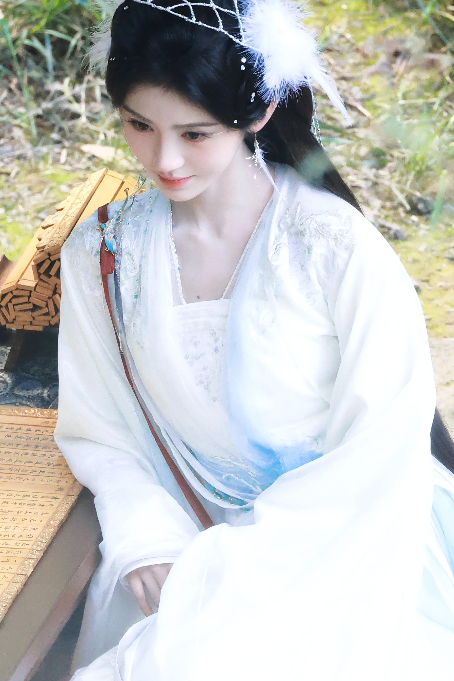 一颦一笑.鞠婧祎苏绿夏