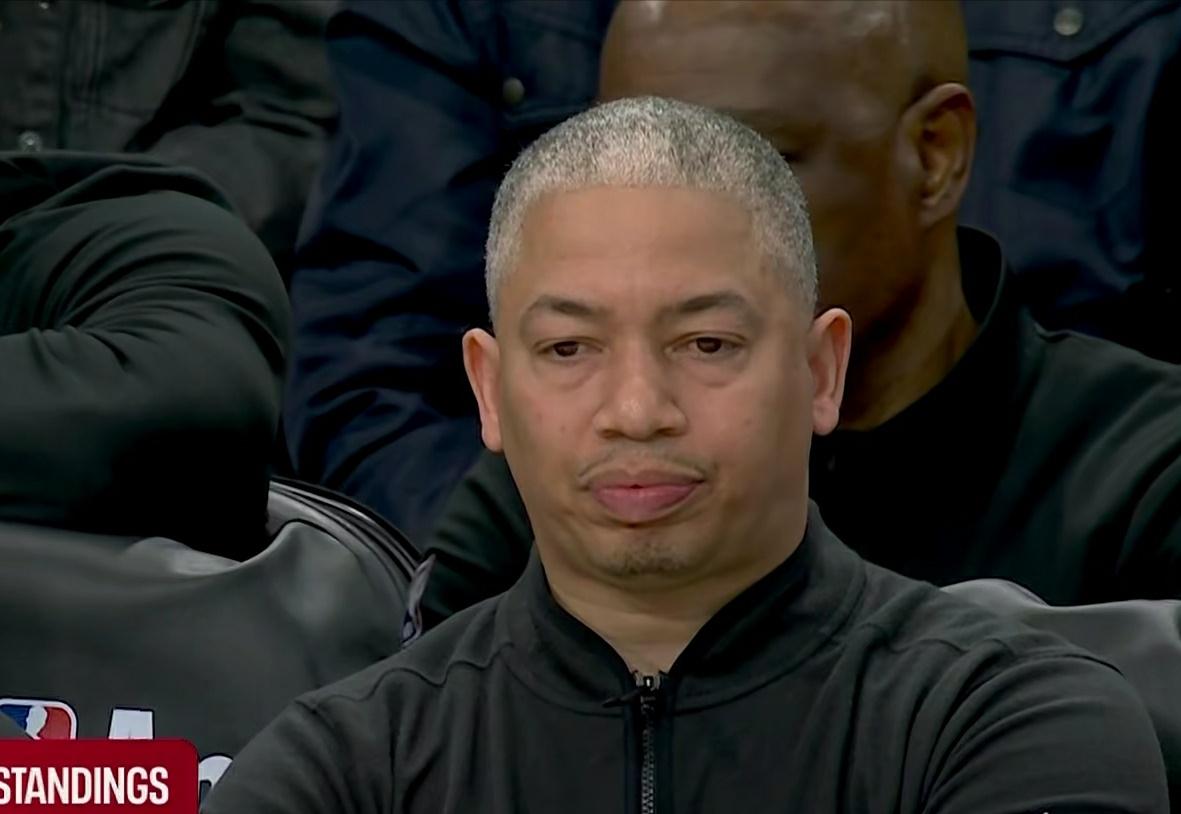 太难为泰伦卢了。

加兰疯狂被点名，疯狂被针对，泰伦卢不知道该咋办了？末节也没有