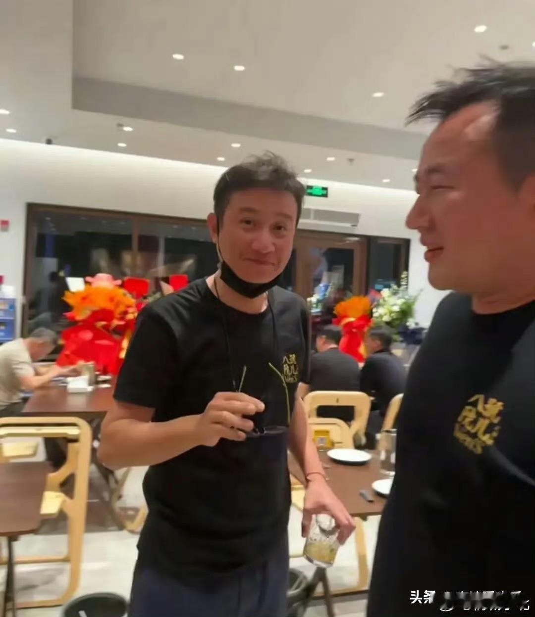 爱妻者顺风顺水
亏妻者百财不入
文章在上海开饭店，一年能赚多少钱，他要是能管得住