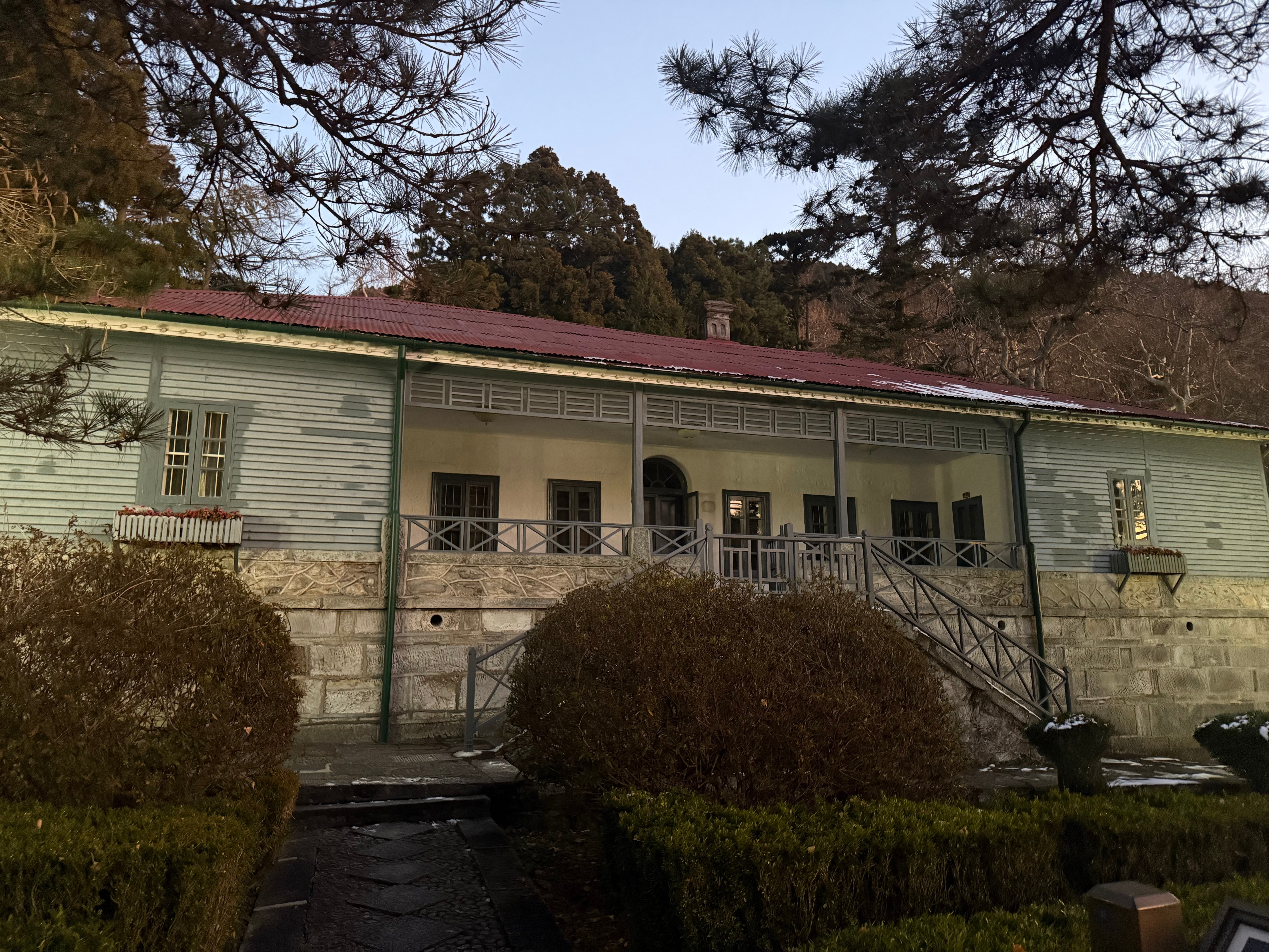 图1-图3：彭德怀（时任国防部长）和黄克诚（时任总参谋长）在第一次庐山会议期间下