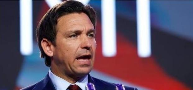 现在美国对华态度有两派人，反华派认为中国现政府跟清政府差不多，专制腐败，中国的所