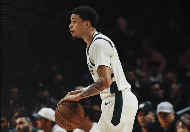 11月29日明日NBA比赛，雄鹿将背靠背对阵篮网。目前，雄鹿遭遇七连败，战绩8胜