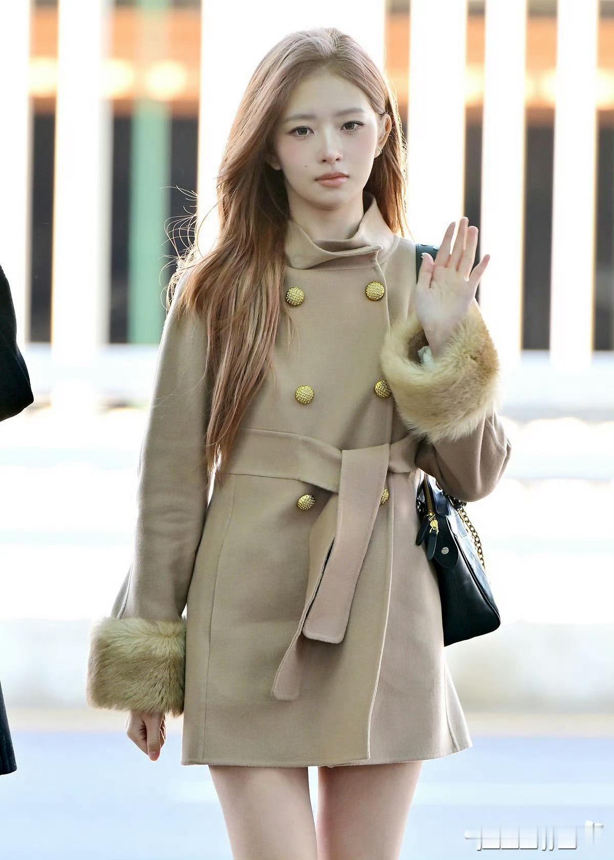 LIZ金志垣/ REI直井怜 x  Valentino 2026春夏高定大秀前往