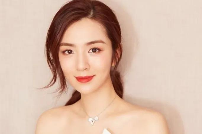 非常感谢你分享关于王晓晨和俞灏明的这段美好恋情。从他们在社交媒体上的互动来看，他