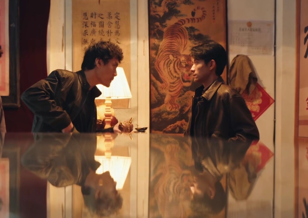 新版重案六组导演希望观众宽容创作本身确实需要勇气，但观众的评价，本就是一部作品绕