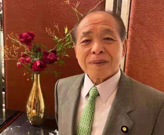 小鬼子又玩阴的！中日关系紧张不先来华沟通，反而偷偷派“亲俄派”议员窜访俄罗斯，想