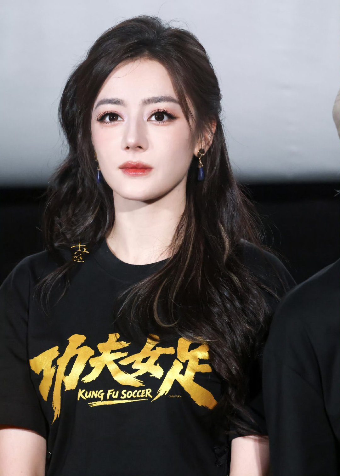 因为热巴还会不会有一些想法周星驰给热巴竖大拇指不止一句夸奖，更是充分的信任。周星