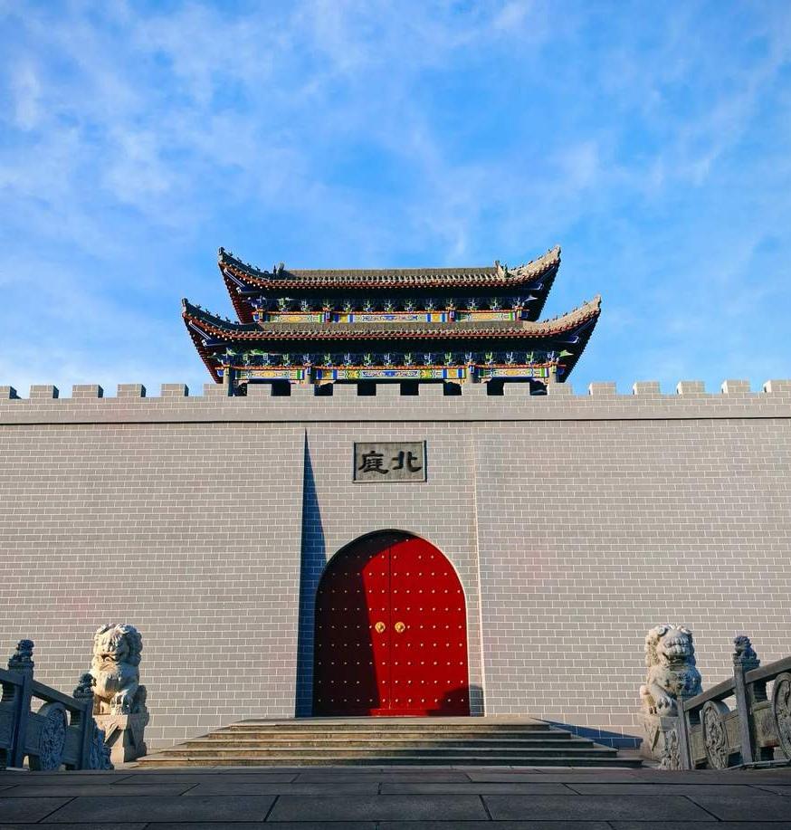 北庭

作为唐代西域最高军政中心，
其历史地位，
足以担当起丝路文化走廊的核心枢