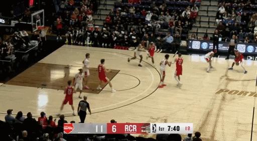 这假掩护+下顺，印象里在CBA很少见他做森临其境开拓季