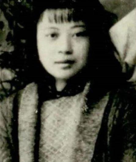 1945年，黄美英在日军的暴行中，经历了人类无法想象的屈辱与痛苦。那一天，黄美英