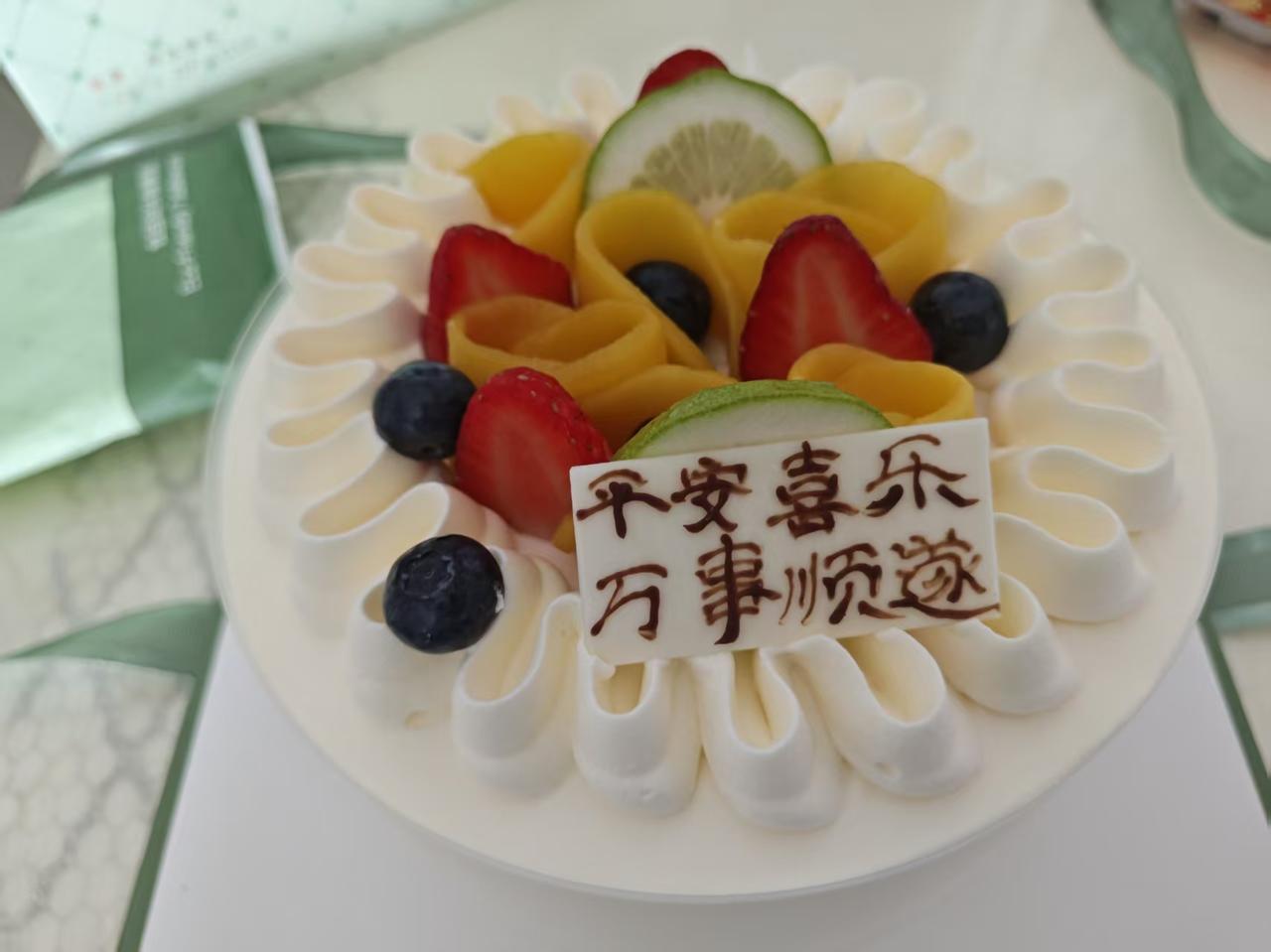 我总是莫名其妙的想哭，每天都很烦，也不知道烦什么就是很烦，对生活很迷茫，我觉得我