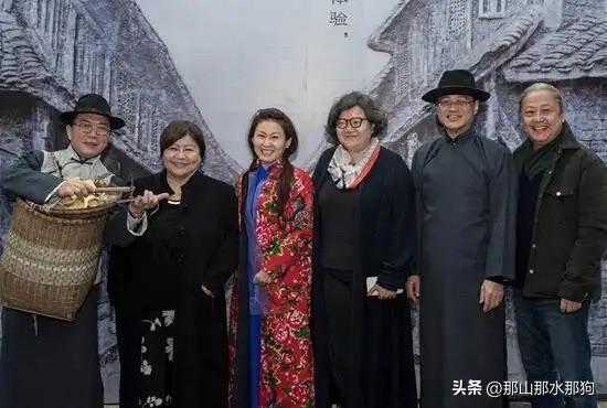 洪晃的好姐妹，华熙生物的CEO赵燕儿一天到晚想帮助洪晃减肥，想把洪晃变的苗条年轻