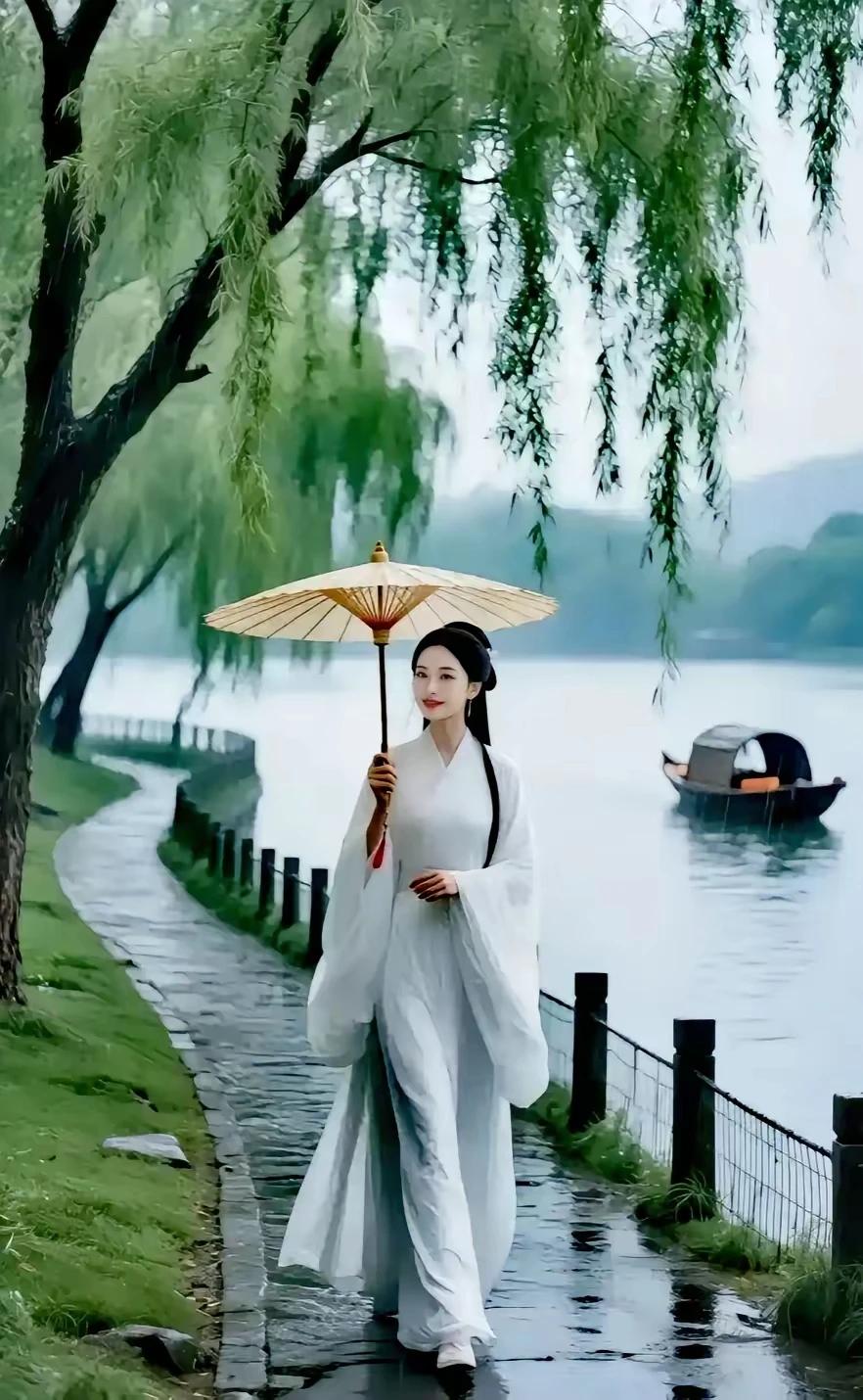 轻舟踏浪颠，
远岸柳调弦。
古渡听往事，
梦里尽开颜。