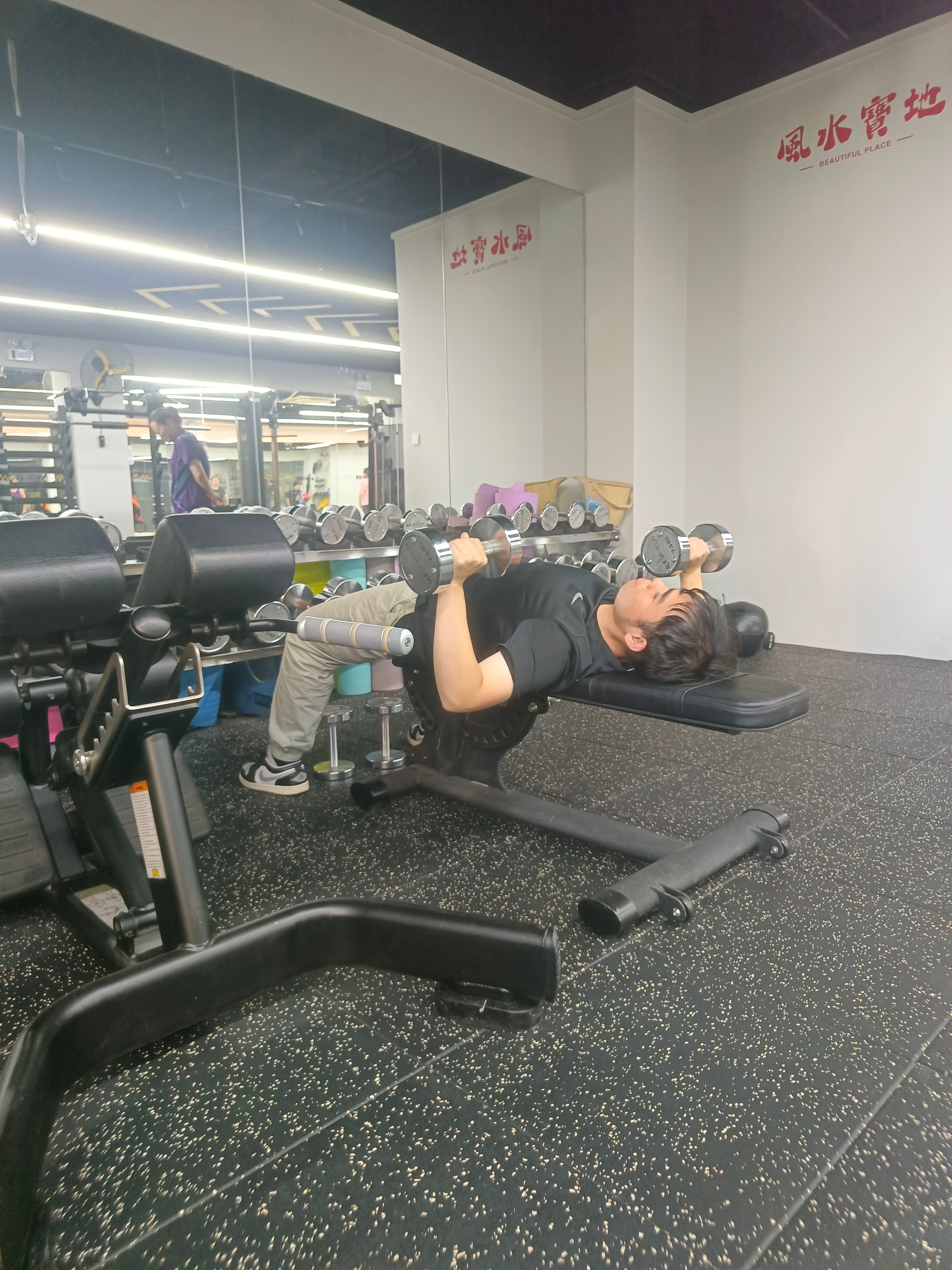 武汉减肥 仔仔同学瘦森80斤后，韩国留学一年放假继续来雕塑依然保持良好，保持好习