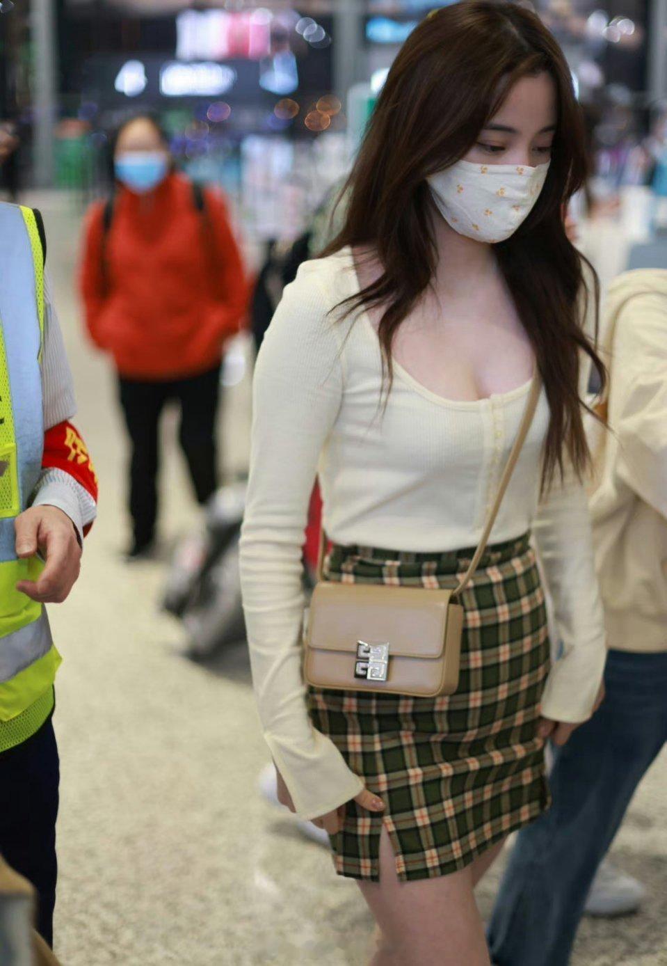 欧阳娜娜机场路透生图合集 